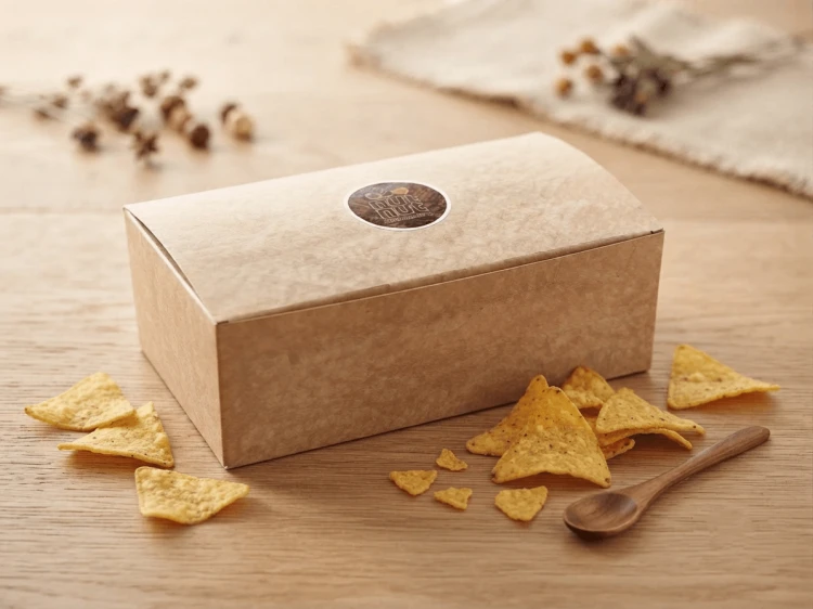 Nachos BOX Chilli z Salsą